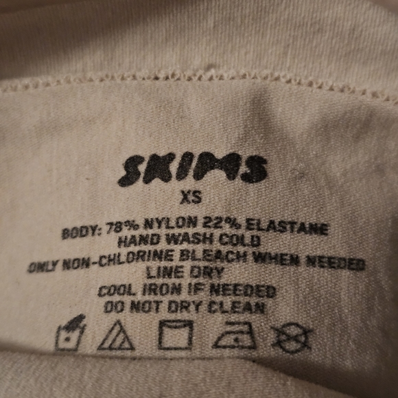 SKIMS Seamless Sculpt ABOVE THE KNEE SHORT XS X-Small - Picture 5 of 6